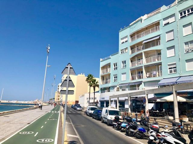 Gatu Premium Villa Isabel Terraza,Parking,1ºlinea Playa,Wifi,Vista Al Mar , Preferente Mayores De 25 Anos Y Familias Cádiz Exteriör bild