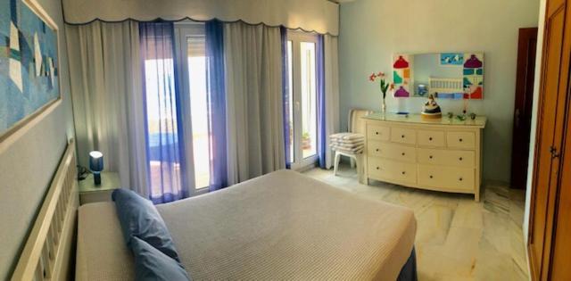 Gatu Premium Villa Isabel Terraza,Parking,1ºlinea Playa,Wifi,Vista Al Mar , Preferente Mayores De 25 Anos Y Familias Cádiz Exteriör bild